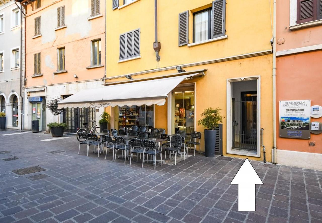 Appartamento DesenzanoLoft Yellow Desenzano del Garda Esterno foto